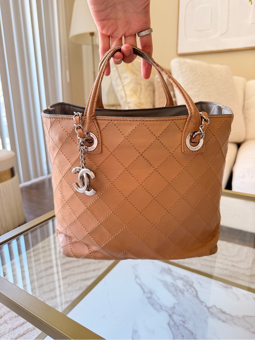 CHANEL Quilted Leather Chain Tote Bag – Caramel Tan / Silver-Tone Hardware - Picture 3 of 3